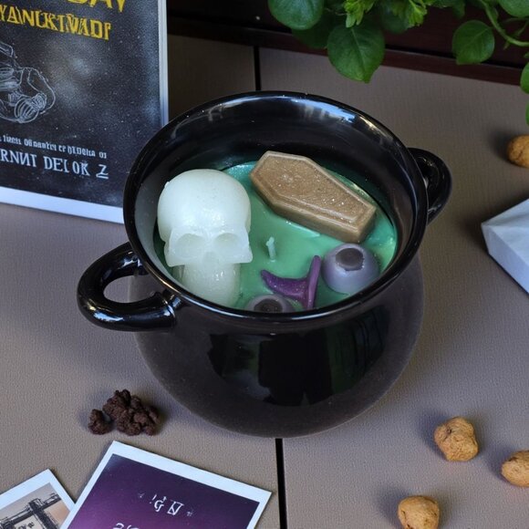 Handmade ✦ Witch’s Cauldron Candle ✦ Coffee Cake Vanilla Cinnamon Brandy Soy Wax - Picture 5 of 6